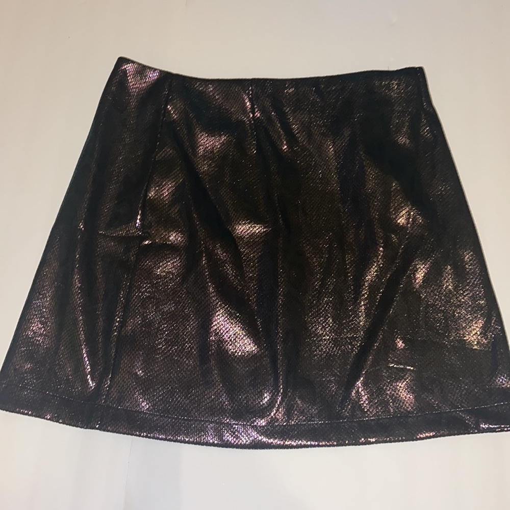 Snake print shiny skirt chameleon chrome